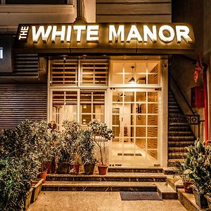 Tripli Hotels White Manor